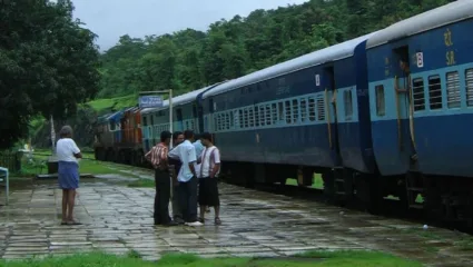 दिवाळीसाठी कोकण रेल्वे मार्गावरून सोडणार विशेष गाड्या