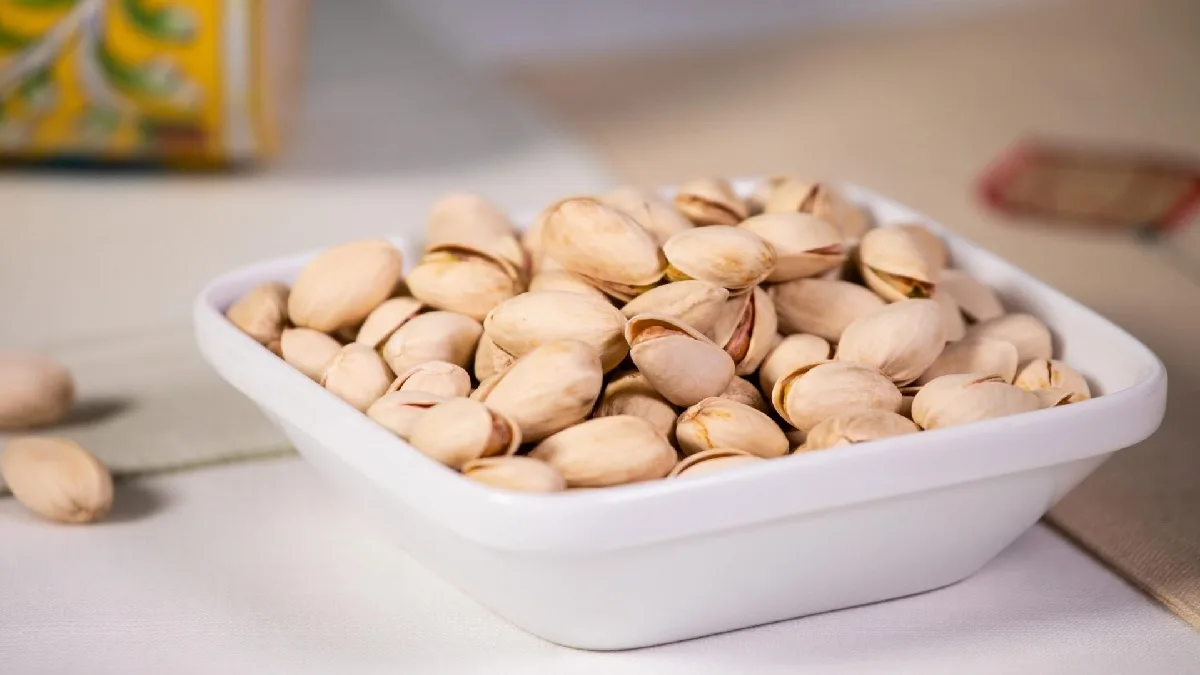 खारवलेले पिस्ते आरोग्यासाठी चांगले, या आजरांसाठी खारवलेले पिस्ते खाणे गरजेचे