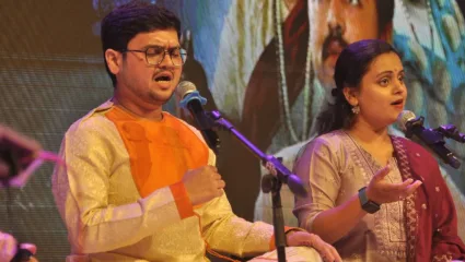 मुग्धा, प्रथमेशच्या गाण्यांची रसिकांना मेजवानी; ‘नवराष्ट्र’च्या दिवाळी पहाटला उत्स्फूर्त प्रतिसाद, दिपोत्सवाच्या पहाटे सुरांचे अभ्यंगस्नान