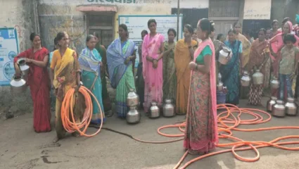 धरण उशाला कोरड घशाला; अरबवाडी तलावात पाणी असून गावात दुष्काळजन्य परिस्थिती