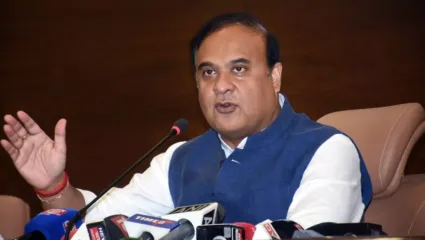 ‘कुणालाही सोडले जाणार नाही, मग ते भाजप असो वा काँग्रेस’; आसामच्या मुख्यमंत्र्यांचा इशारा