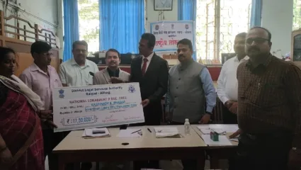 राष्ट्रीय लोक अदालतीमध्ये वादपूर्व व दाखल अशी एकूण २४,४७६ प्रकरणे निकाली