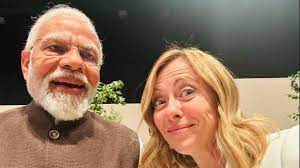 इटलीच्या PM जॉर्जिया मेलोनी ने PM मोदींसोबत घेतला सेल्फी, तिने सोशल मीडियावर तुफान व्हायरलं!