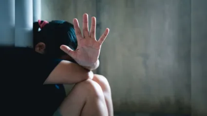 मुंढव्यात अल्पवयीन कर्णबधिर मुलीवर वारंवार अत्याचार; नातेवाईकांसह तिघांवर गुन्हा दाखल