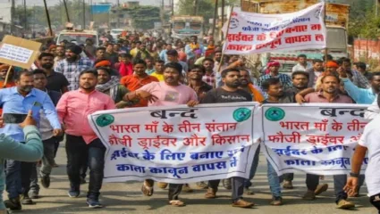 ट्रकचालक रस्त्यावर का?