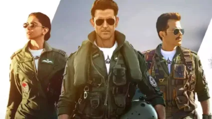 दुसऱ्या दिवसासाठी ‘फायटर’ची बंपर ॲडव्हान्स बुकिंग, चित्रपटाची चर्चा देशभरात