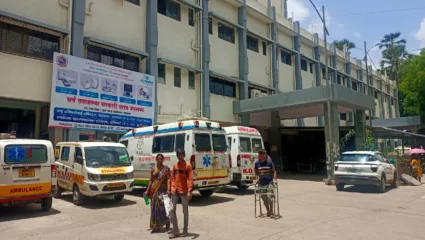 १२ तास उलटून गेले तरी शवविच्छेदन नाही हा तर रुक्मीणीबाई रुग्णालयाचा बेजबाबदारपणाच…