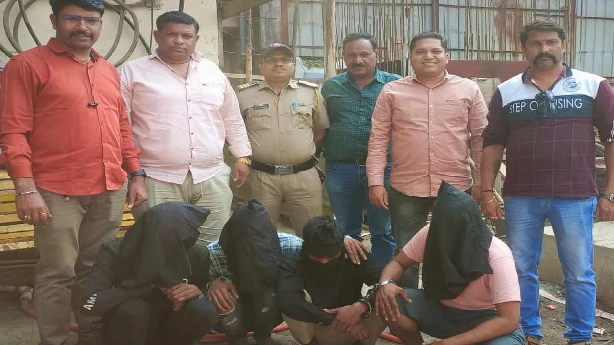 दरोडा टाकण्याच्या तयारीत असणाऱ्या दरोडेखोरांना बाजारपेठ पोलिसांनी ठोकल्या बेड्या