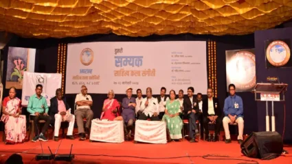 देशात हुकूमशाहीला आळा घालण्यासाठी संविधान अबाधित ठेवावेच लागेल – जेष्ठ लेखिका उर्मिलाताई पवार