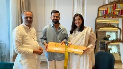 विराट कोहली आणि अनुष्काला प्राणप्रतिष्ठा कार्यक्रमाचे निमंत्रण, सोशल मीडियावर फोटो व्हायरल