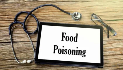 रेल्वेतील अंडा करी खाल्ल्याने 50 प्रवाशांची तब्येत बिघडली; उलट्या आणि जुलाबाचाही त्रास