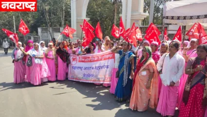 आशा व गटप्रवर्तक युनियनची जिल्हाधिकारी कार्यालयावर धरणे आंदोलन; मुख्यमंत्र्यांनी दिलेल्या आश्वासनांची करुन दिली आठवण