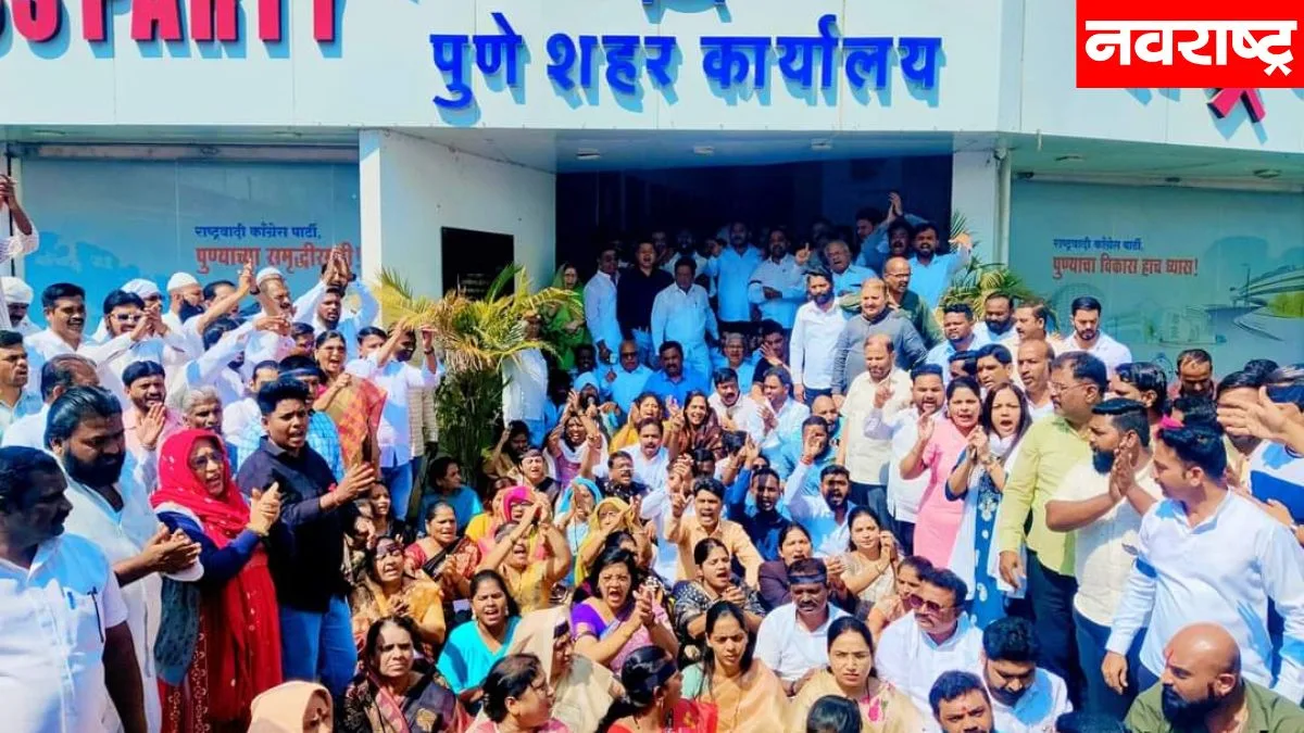 ‘गली गली मैं शोर है अजित पवार चोर है’ ; पुण्यात शरद पवार गटाच्या घोषणा