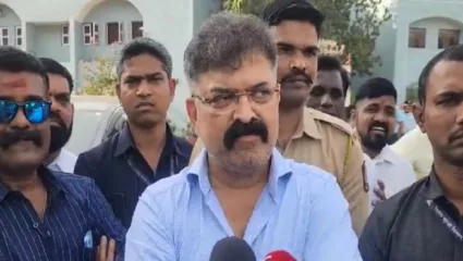 अशोक चव्हाण यांनी दिलेल्या राजीनाम्यावर जितेंद्र आव्हाडांची प्रतिक्रिया