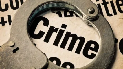 स्वारगेट पोलिसांची दुहेरी कामगिरी; दुचाकी चोरणारे व मोबाईल हिसकावणारे तरुण अटकेत