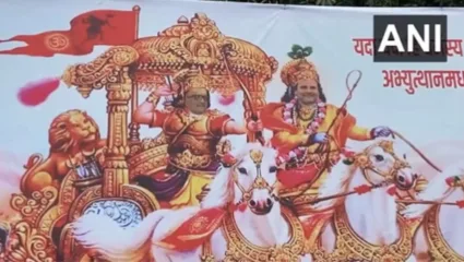 राहुल गांधींचे श्रीकृष्णाच्या रुपातील पोस्टर व्हायरल; उत्तर प्रदेशातील बॅनरमुळे राजकीय वादंग