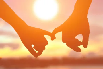 ‘ते’ चॅटिंग आई-वडिलांना दाखवण्याची धमकी देत दहावीतील मुलीवर अत्याचार; मध्यरात्री खोलीचा दरवाजा उघडला अन्…