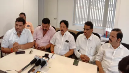 स्थानिक मंत्र्यांची कुवत नसल्याने गोव्याच्या मुख्यमंत्र्यांवर प्रचाराची जबाबदारी, शिवसेना आ.वैभव नाईक यांची टीका