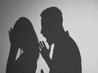 हनिमूनला बायकोला सेकंडहँड म्हणणं नवऱ्याला पडलं महागात, 3 कोटींची नुकसान भरपाई द्यावी लागणार; हायकोर्टाचा आदेश!