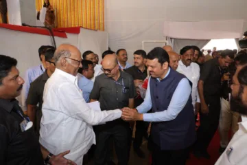 ‘नमो महारोजगार’साठी शरद पवारांच्या उपस्थितीची चर्चा; उपस्थितांकडून टाळ्या अन् शिट्ट्यांसह जल्लोष