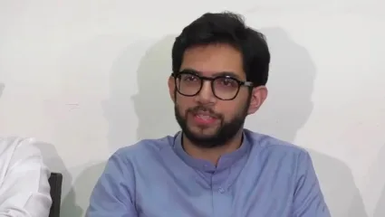 श्रीकांत शिंदे यांच्याकडे जास्त लक्ष देऊ नका त्यांची लायकी तेवढीच आहे – आदित्य ठाकरे