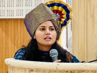 डाॅ. बाबासाहेब आंबेडकरांमुळे आम्ही आहोत; सीईओ मनिषा आव्हाळे यांचं विधान
