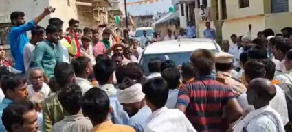 अशोक चव्हाणांच्या वाहनांचा ताफा अडवणाऱ्या मराठा आंदोलकांवर गुन्हे दाखल