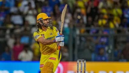 एमएस धोनीने लखनौच्या एकना स्टेडियममध्ये रचला इतिहास, अशी कामगिरी करणारा पहिला यष्टीरक्षक