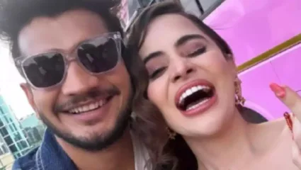 उर्फी जावेद मुनव्वर फारुकीसाठी झाली वेडी, पापाराझींसमोर स्टँडअप कॉमेडियनचे केले कौतुक