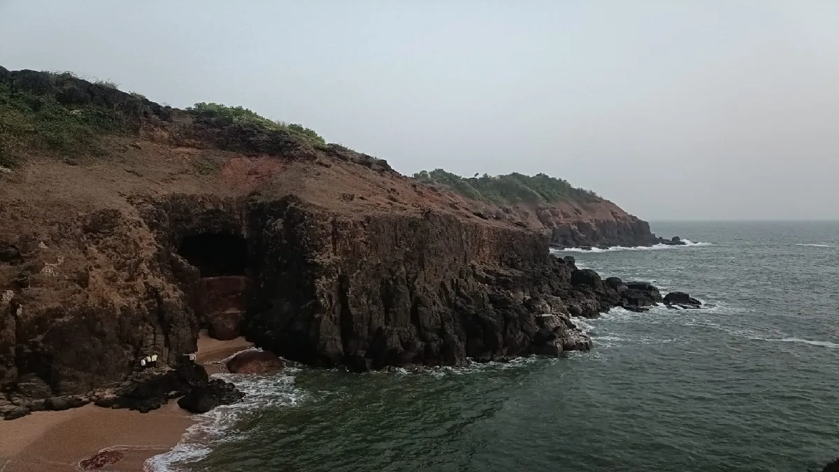 पर्यटकांची पावले कोकणाकडे वळु लागल्याने स्थानिकांना रोजगाराच्या संधी