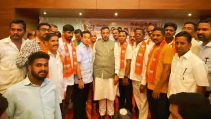 असलदे सरपंच चंद्रकांत डामरे, उपसरपंच सचिन परब यांचा भाजपत प्रवेश