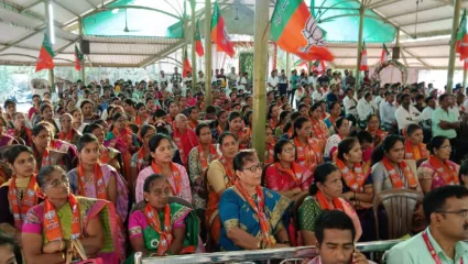 माझ्या गावच्या वडीलधारी मंडळीचे आशीर्वाद घेण्यासाठी आलो – केंद्रीय मंत्री नारायण राणे