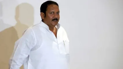 अखेर उदयनराजेंना उमेदवारी जाहीर; साताऱ्यात आता उदयनराजेंविरूद्ध शशिकांत शिंदेंमध्ये लढत
