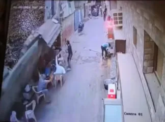 स्मशानभूमीची भिंत कोसळून 10 जण दबले, मुलांसह 4 जणांचा मृत्यू!