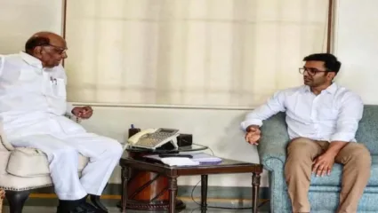 अनिकेत देशमुखांचे बंड थंड; शरद पवार यांच्या भेटीनंतर महाविकास आघाडी सोबतच राहण्याचा निर्णय