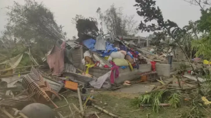भर उन्हाळ्यात पश्चिम बंगालमध्ये वादळाचा कहर, जलपायगुडीमध्ये चार जणांचा मृत्यू, ७० हून अधिक जखमी!