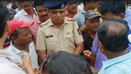 मुंबई-गोवा महामार्गावर पादचाऱ्यांच्या अपघाती मृत्यू प्रकरणी ग्रामस्थांचे रास्ता रोको आंदोलन