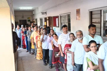 तिसऱ्या टप्प्यातील अकरा मतदारसंघात सकाळी 9 वाजेपर्यंत सरासरी 6.64 टक्के मतदान
