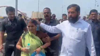 रिक्षा उलटून जखमी झालेल्या महिलेच्या मदतीला धावले मुख्यमंत्री