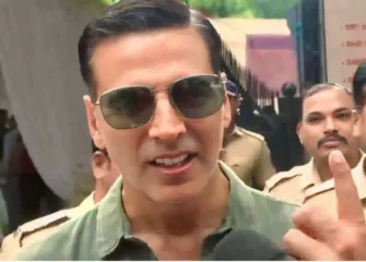 भारतीय नागरिकत्व मिळाल्यानंतर अक्षय कुमारने केलं पहिलं मतदान, चाहत्यांना केलं आवाहन!
