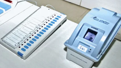 बारामतीच्या ईव्हीएम कोरेगाव पार्क’च्या स्ट्रॉग रूममध्ये जमा; परिसरात कडेकोट बंदोबस्त