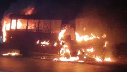 पिरंगुट घाटात वऱ्हाडाच्या बसला आग; बसमधील महिलेने प्रसंगावधान राखल्याने अनर्थ टळला