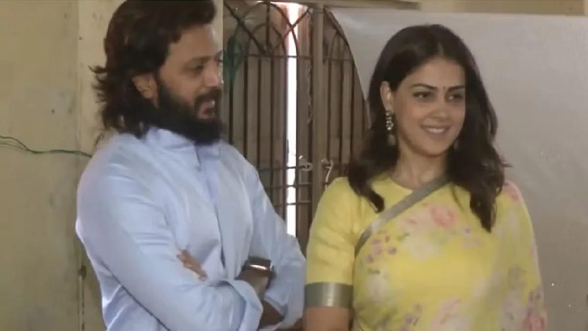 Riteish Deshmukh And Genelia Dsouza Cast Their Vote In Latur Encourage Citizens To Practice Their Right Nrps