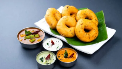 डाळ न भिजवताही बनवता येईल कुरकुरीत मेदुवडा, पहा इन्स्टंट रेसिपी