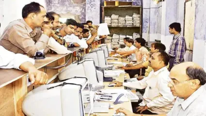 सरकारी कर्मचाऱ्यांसाठी महत्त्वाचा नियम, इतके दिवस सुट्टी घेतल्यास जाईल हातची नोकरी, पाहा नियम
