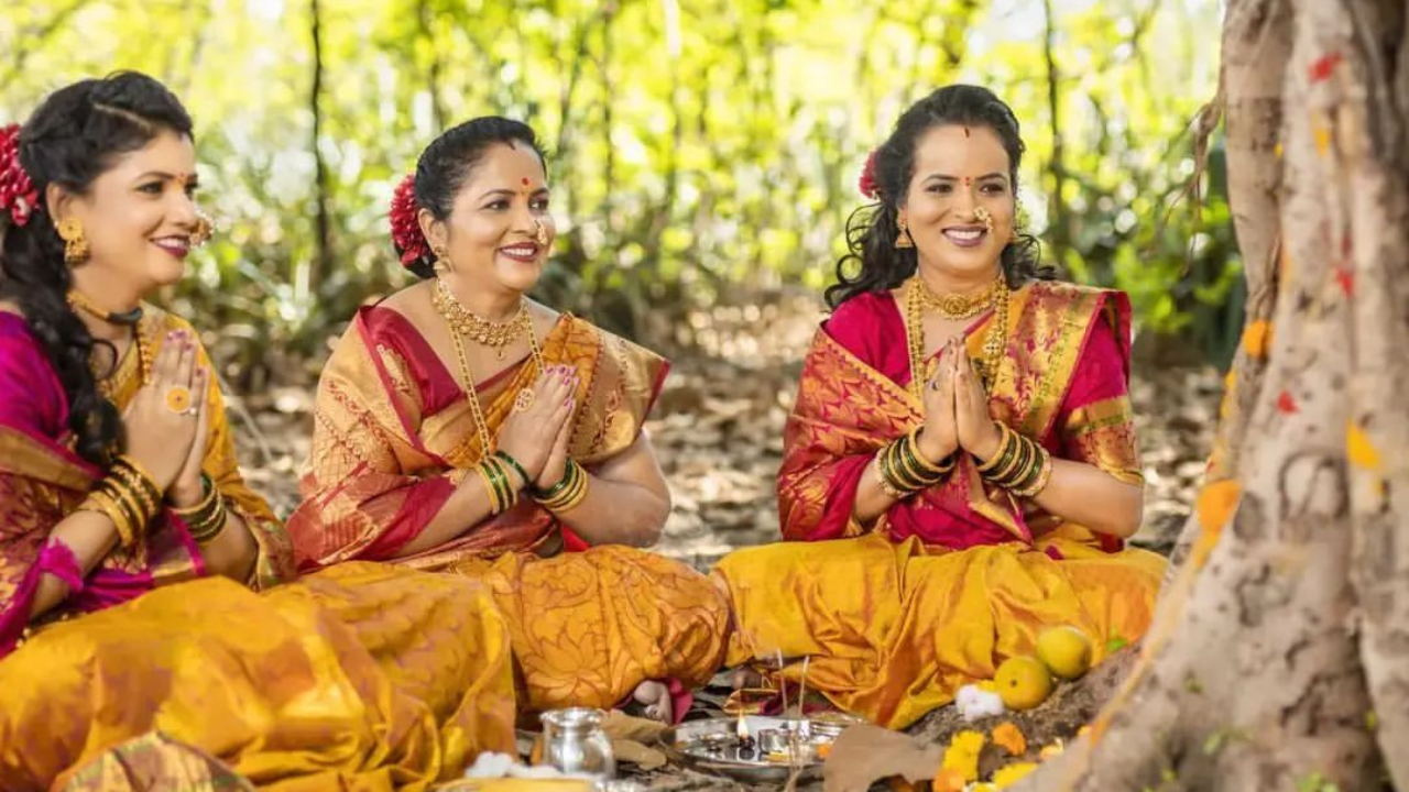वटपौर्णिमेच्या दिवशी वडाच्या झाडाला अनन्यसाधारण महत्त्व असते. हिंदू धर्मात सर्वात पवित्र सण म्हणून याकडे पहिले जाते
