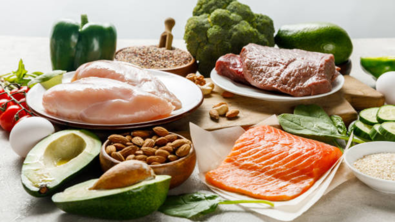 कोणते पदार्थ टाळावे (फोटो सौजन्य - iStock)