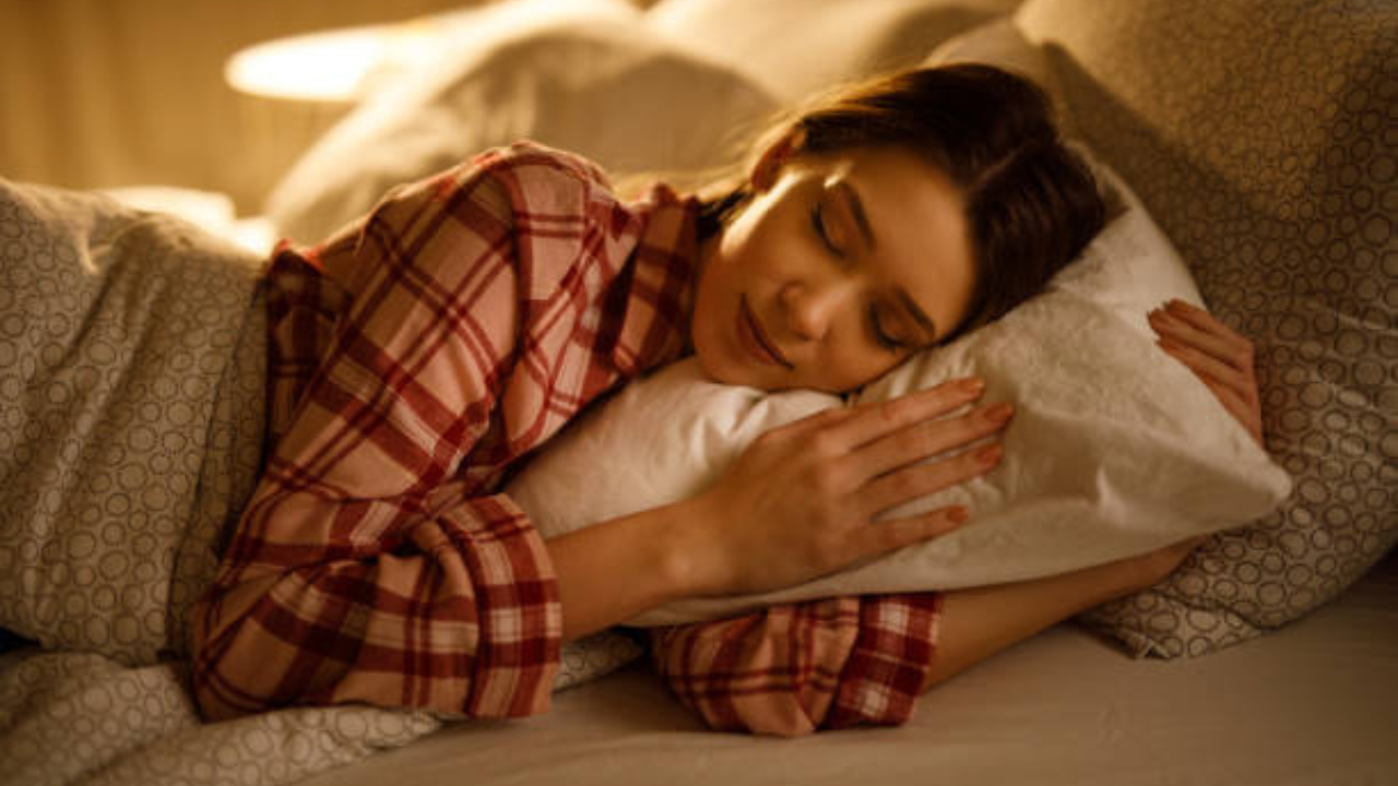 झोप घेणे महत्त्वाचे (फोटो सौजन्य - iStock)