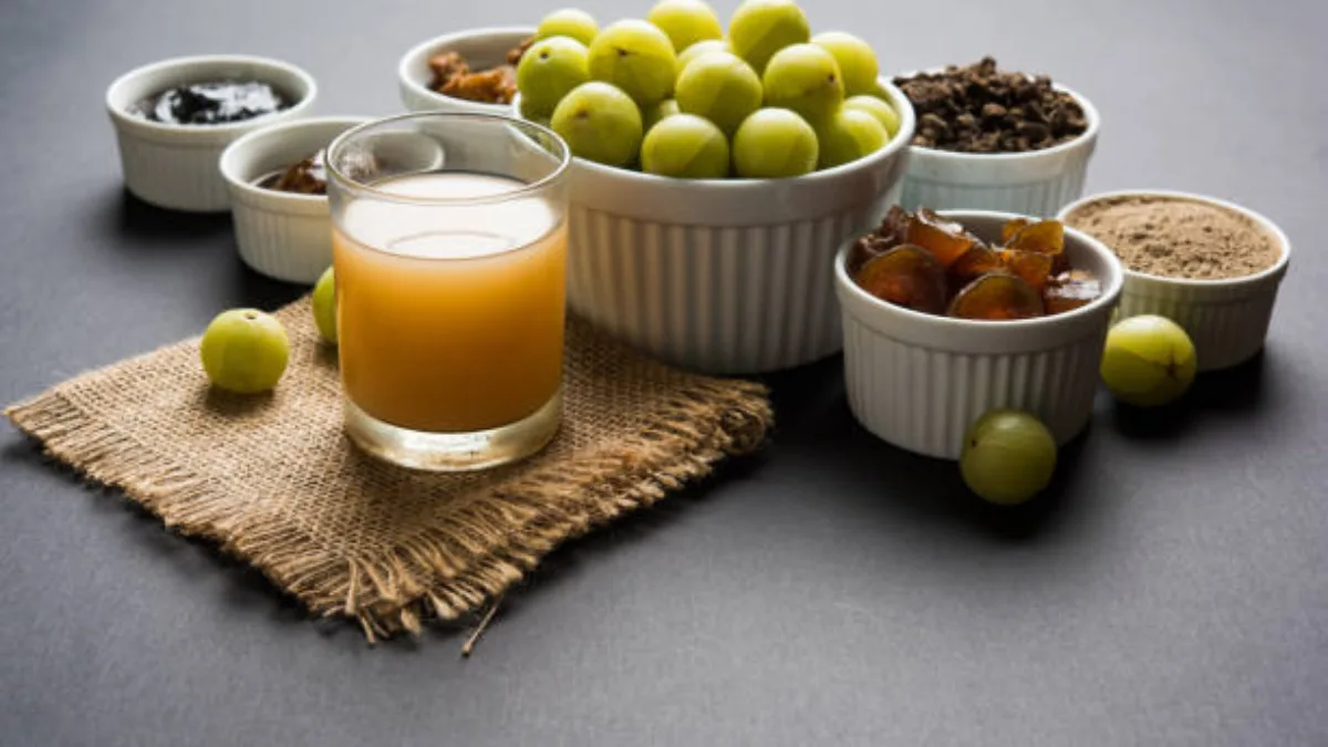 घरच्या घरी बनवा पौष्टिक आवळा सरबत, वर्षभर टिकेल! नोट करा रेसिपी