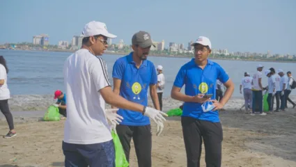 जागतिक पर्यावरण दिनानिमित्ताने अभिनेता पृथ्वीक प्रतापने केले Beach Clean Up